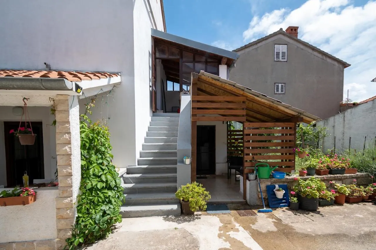 Apartments With A Parking Space Preko, Ugljan - 8179 Croatia