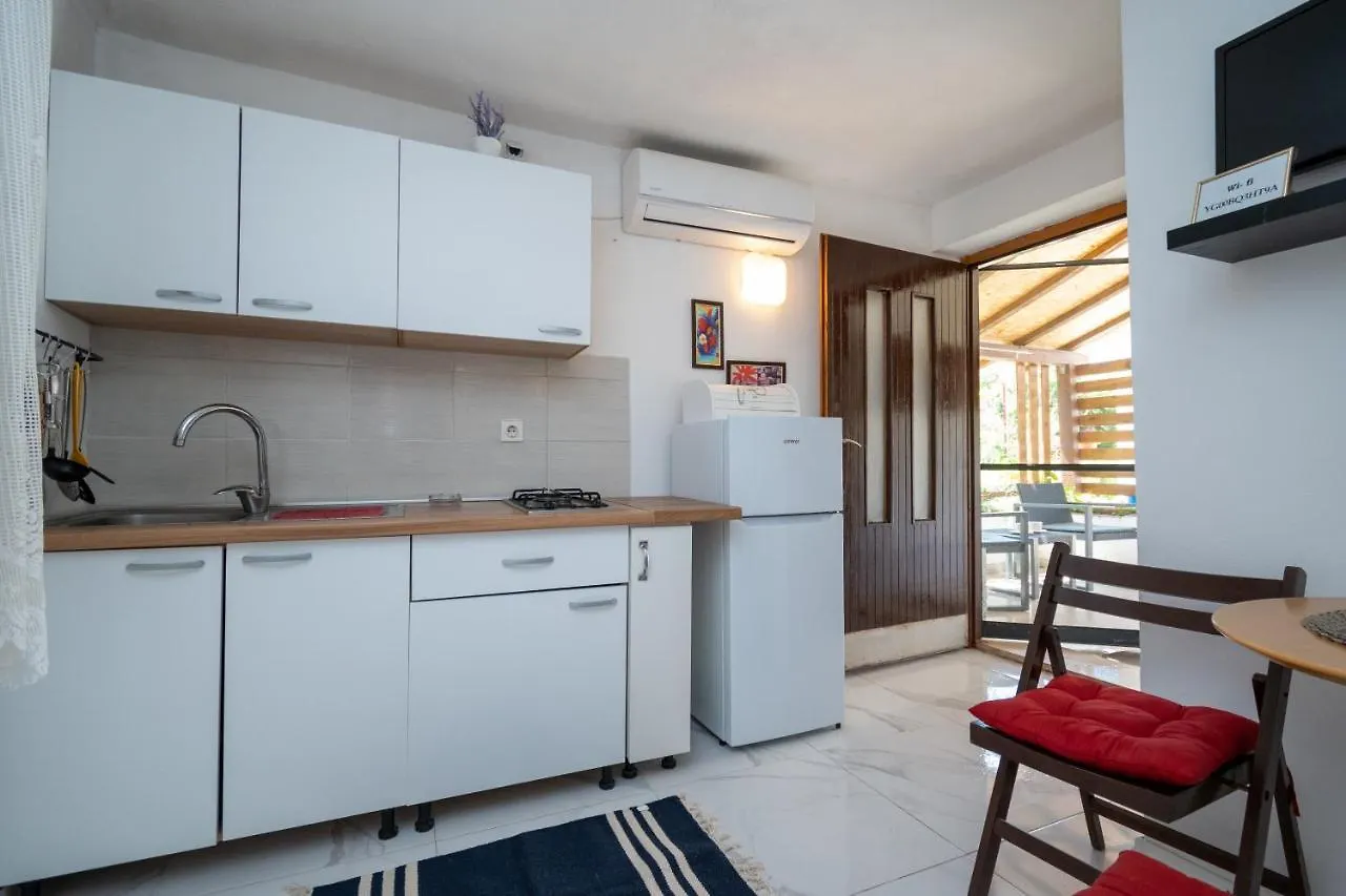 Apartments With A Parking Space Preko, Ugljan - 8179 Croatia